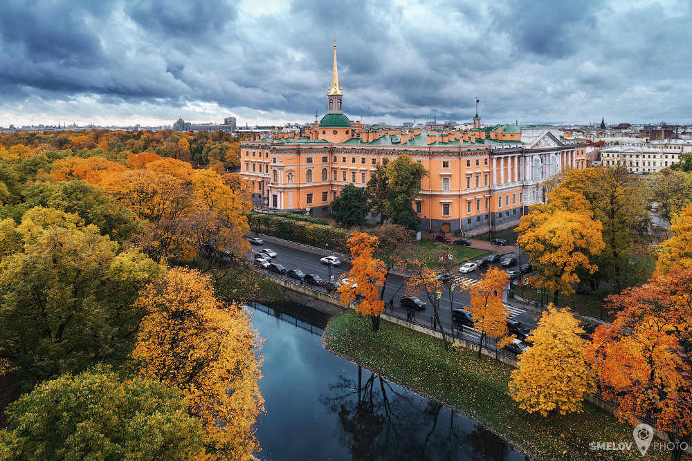 михайловский замок осень фото