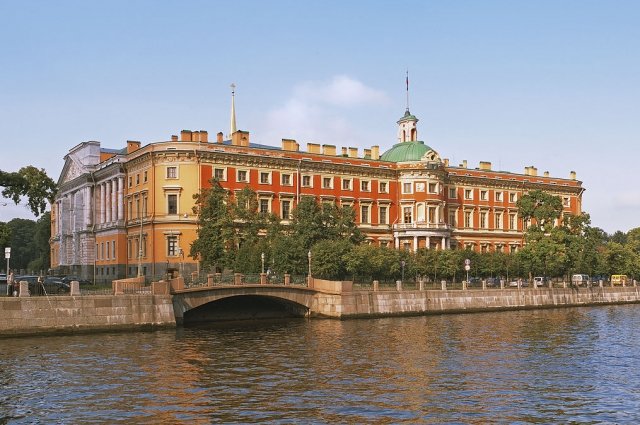 михайловский замок в санкт петербурге фото