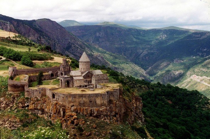 монастырь татев армения фото