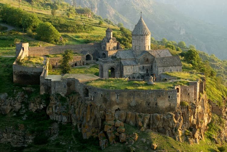 монастырь татев армения фото