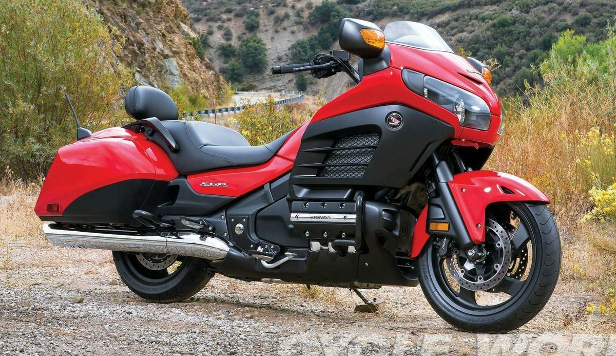 мотоцикл honda gold wing фото