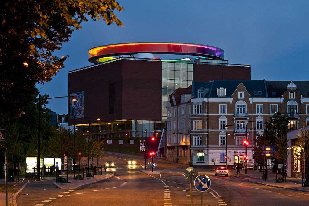 музей современного искусства в орхусе (aros aarhus kunstmuseum)дания фото