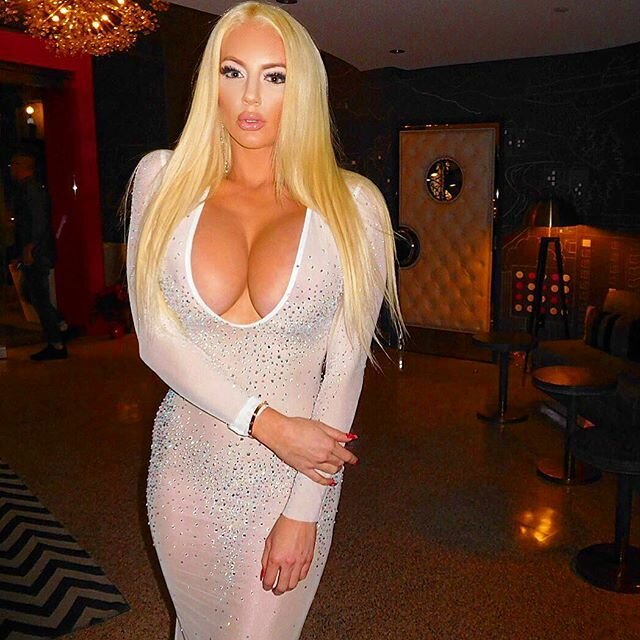 nicolette shea в платье фото