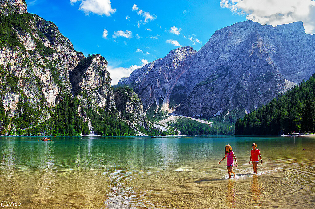 озеро брайес (lago di braies) фото