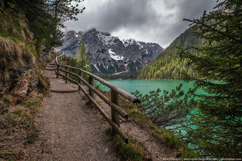 озеро брайес (lago di braies) фото