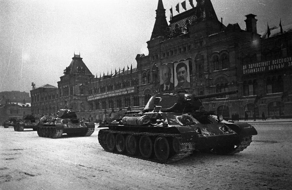 парад на красной площади 7 ноября 1941 года фото