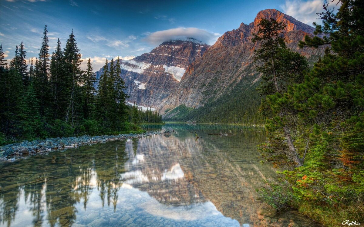 пейзаж горы река деревья фото