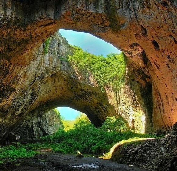 пещера деветашка болгария фото