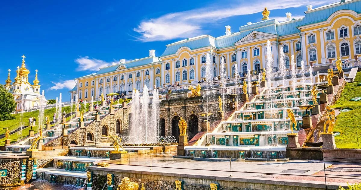 петергофский дворец фото