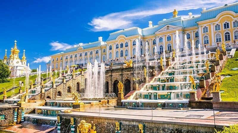 петергофский дворец фото