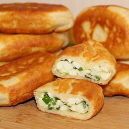 пирожки с луком и яйцом жареные фото