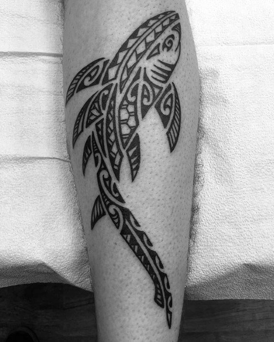 polynesian tattoo on the leg фото