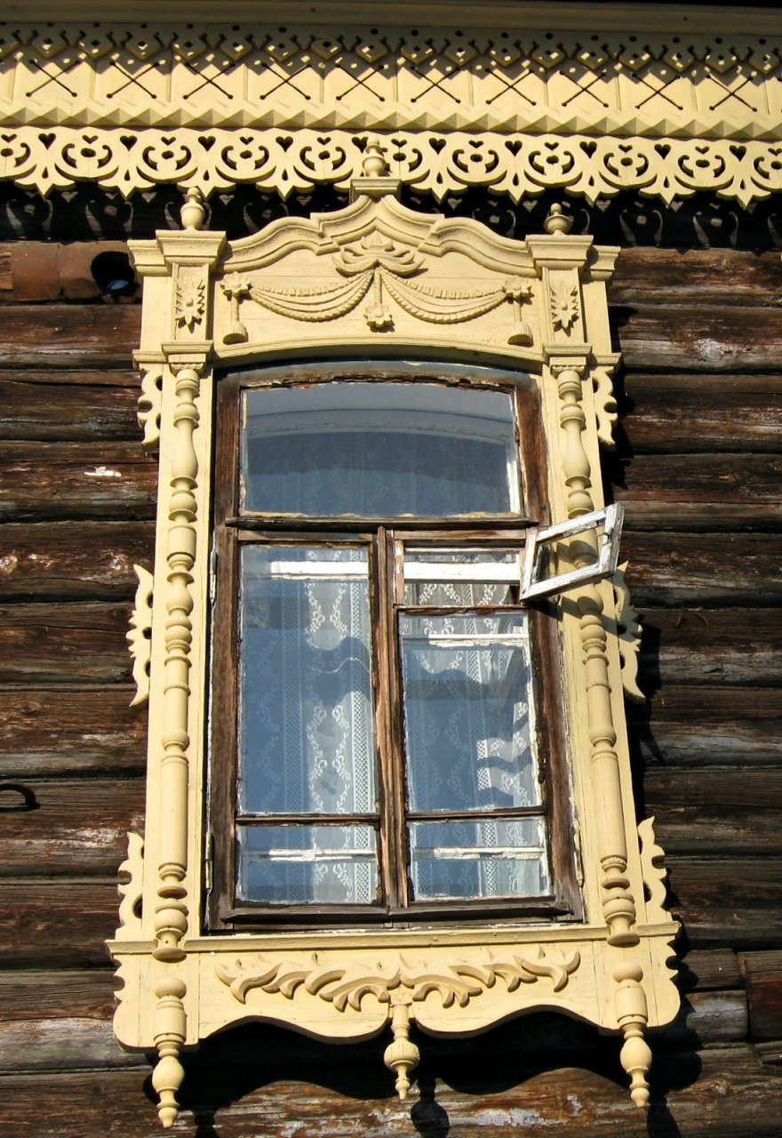 резные наличники на окна в деревянном доме фото