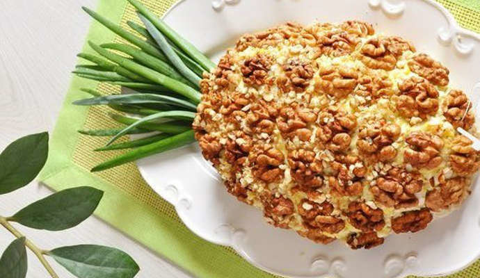 салат ананас с ветчиной и грецкими орехами фото