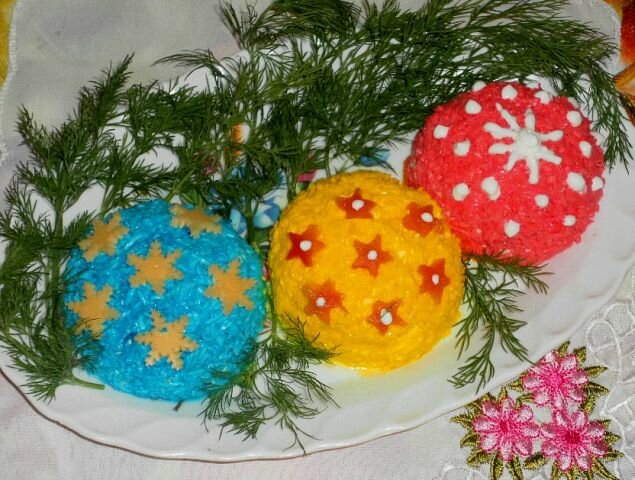 салат елочные шары фото