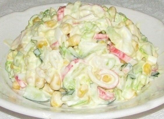 салат из капусты с крабовыми палочками фото