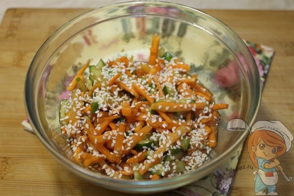 салат из моркови с кунжутом фото