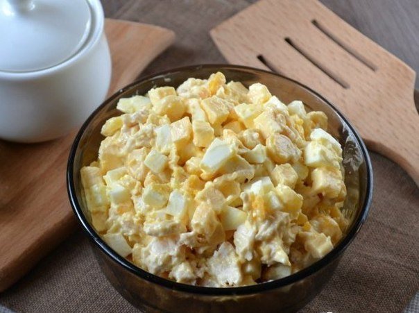 салат кукуруза и яйца сыр фото