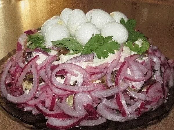 салат курочкино гнездо фото