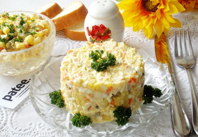 салат оливье с курицей фото