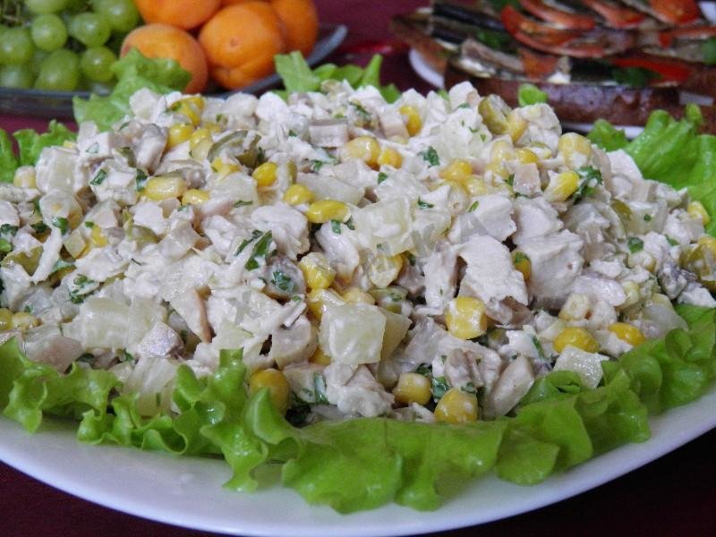 салат с ананасами и грибами фото