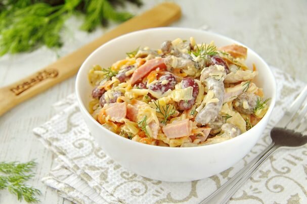 салат с фасолью и сухариками фото