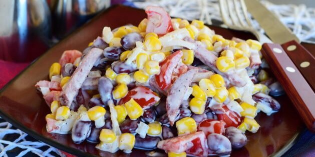 салат с фасолью кукурузой и колбасой фото