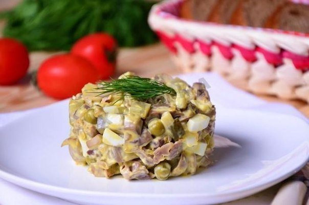 салат с грибами и кукурузой фото