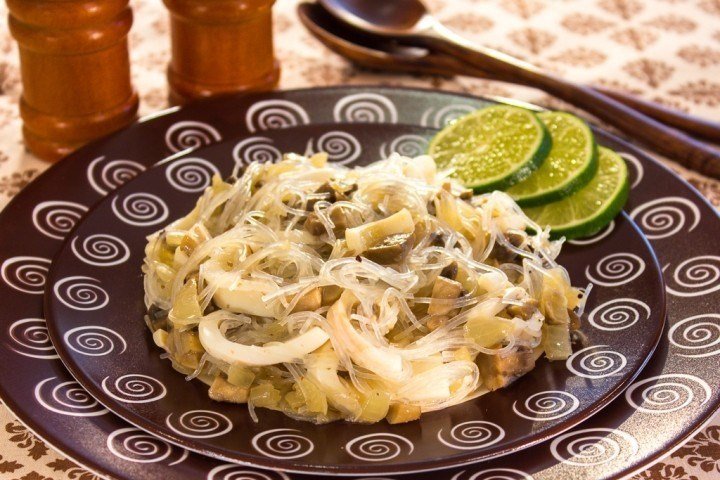 салат с кальмарами и грибами фото