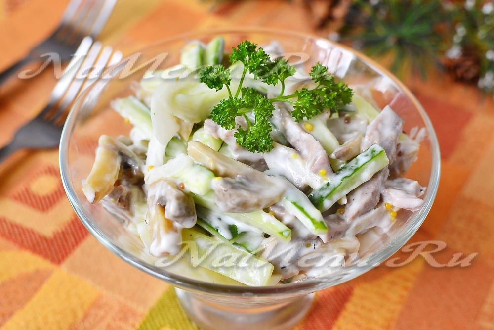 салат с кальмарами и шампиньонами фото
