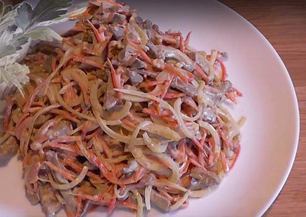 салат с корейской морковкой и курицей фото