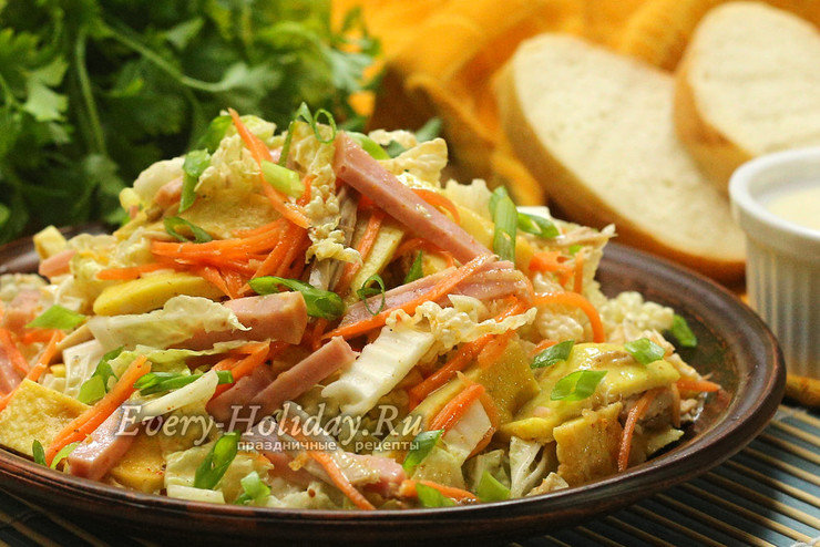 салат с корейской морковкой и пекинской капустой и курицей фото