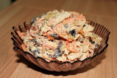 салат с корейской морковкой и шампиньонами фото