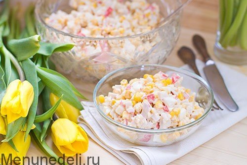 салат с крабовыми палочками и кукурузой фото