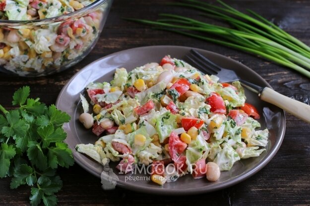 салат с крабовыми палочками и кукурузой фото