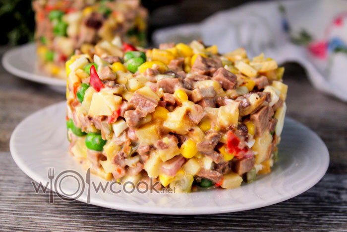 салат с кукурузой и индейкой фото