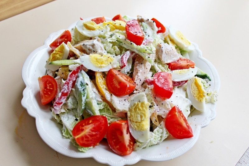 салат с куриной грудкой фото