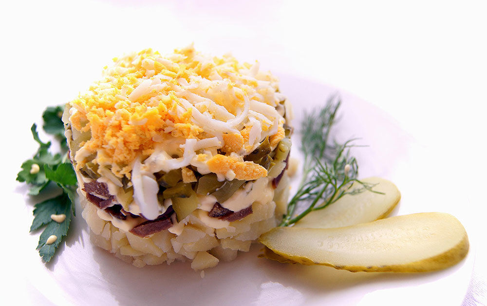 салат с курицей и ананасами фото