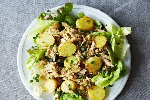 салат с молодым картофелем и курицей фото