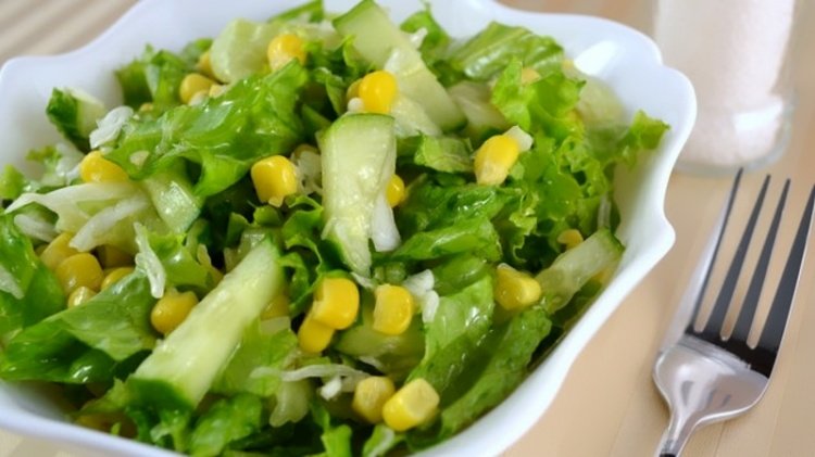 салат с огурцом и кукурузой фото