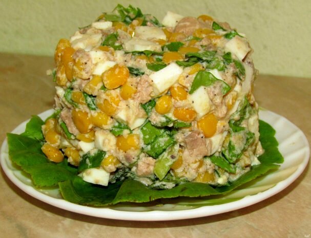 салат с печенью трески и кукурузой фото