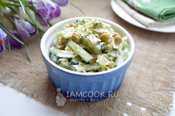 салат с скумбрией и кукурузой фото