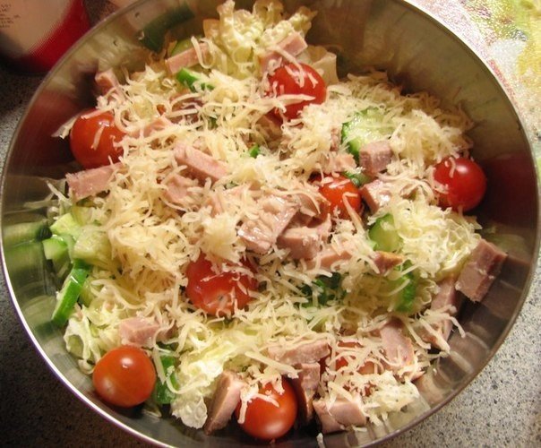 салат с ветчиной и помидорами фото