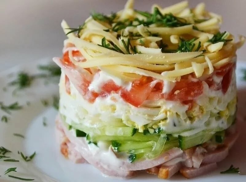 салат с ветчиной и сыром фото