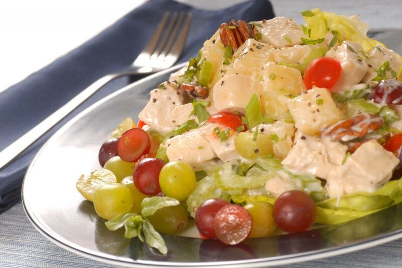 салат с виноградом и курицей фото