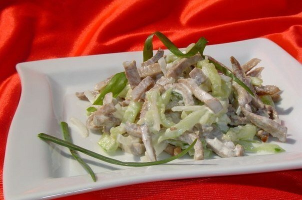 салат с языком и соленым огурцом фото