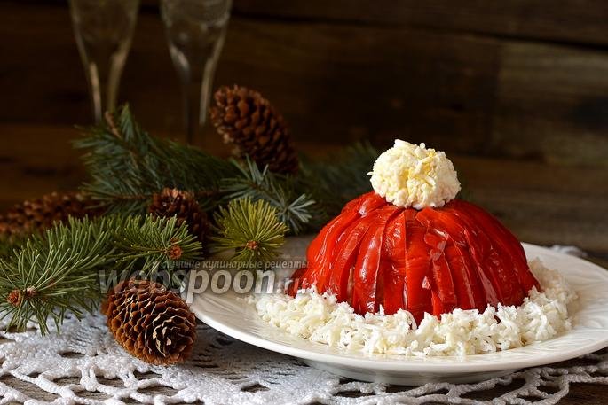 салат шапка деда мороза с курицей и гранатом фото