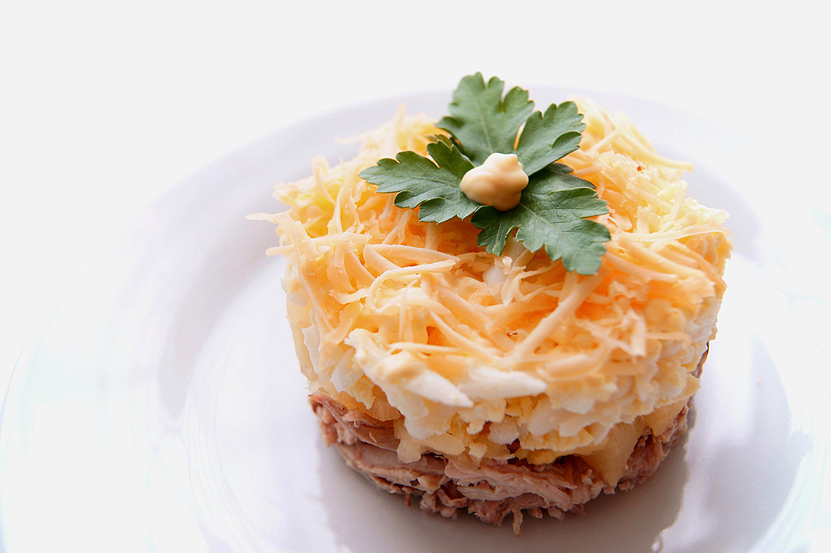 салат слоеный с курицей фото
