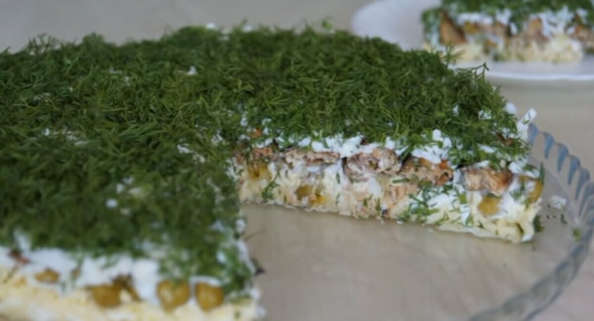 салат со шпротами праздничный фото