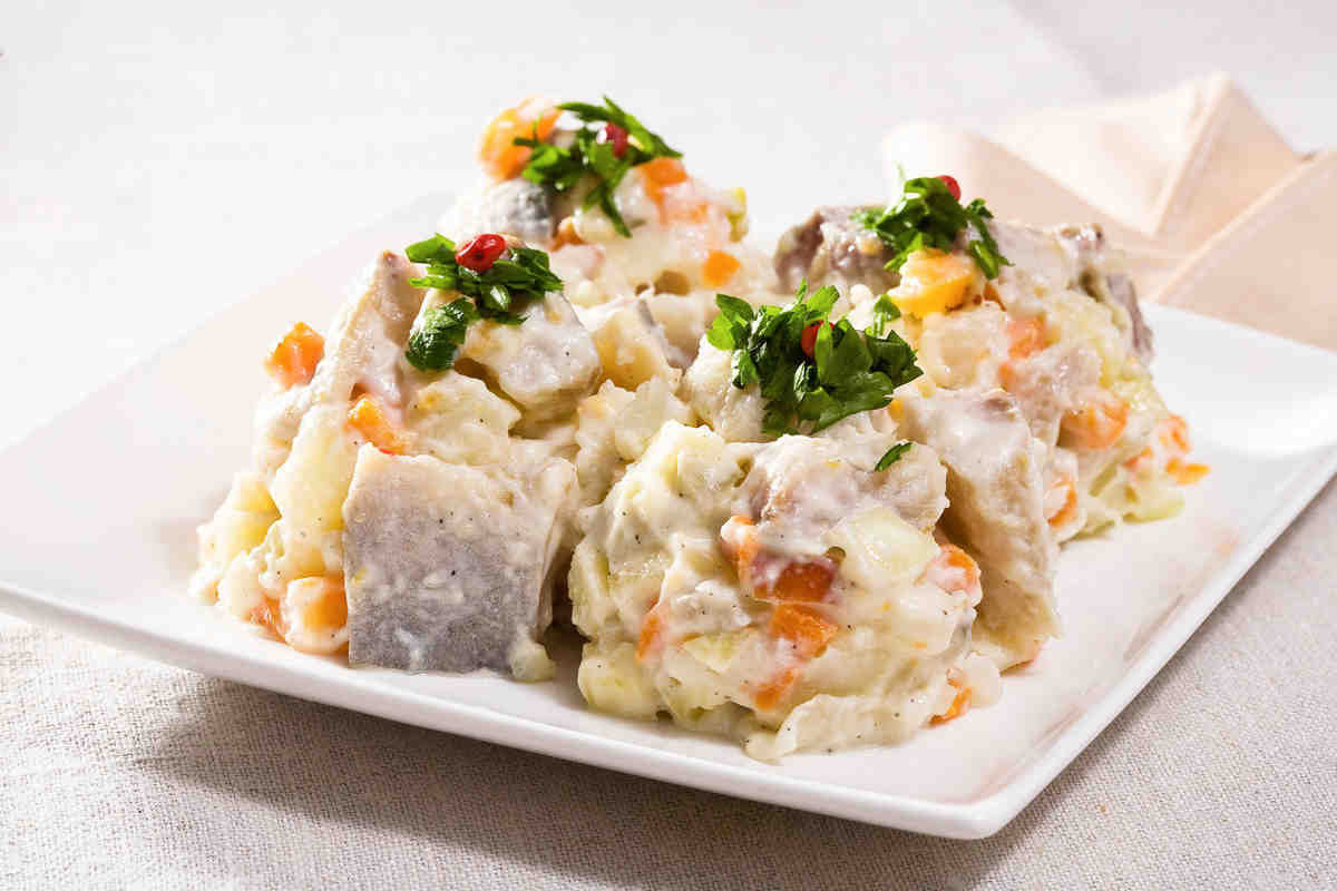 салат столичный с курицей фото
